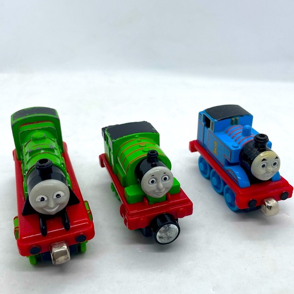 Lot of Thomas and Friends trains - Picture 1 of 7